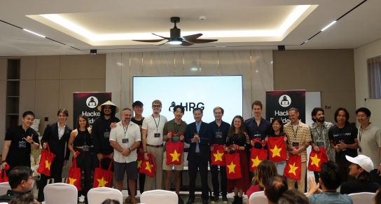 13 nhóm startup quốc tế hội tụ tại Hacker Residency Da Nang 2025