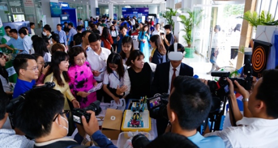 ĐÁNH GIÁ VỀ CÁC DỰ ÁN, GIAN HÀNG THAM GIA SURF 2022