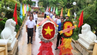 Sở Khoa học và Công nghệ tổ chức lễ dâng hương tại Đài tưởng niệm liệt sĩ ngành Bưu điện Quảng Nam - Đà Nẵng